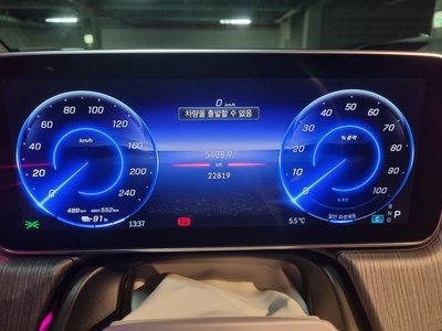 MERCEDES-BENZ EQS - 8