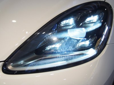 PORSCHE CAYENNE - 10