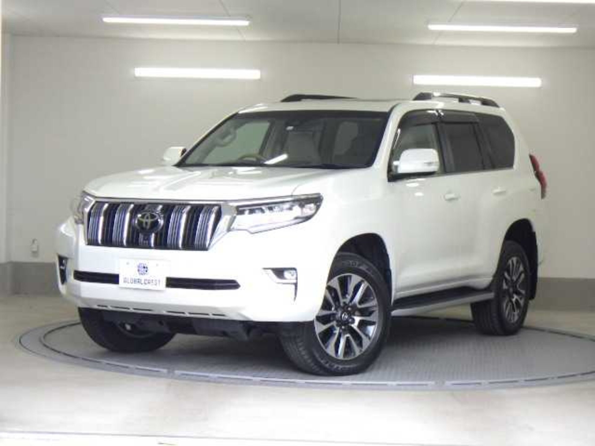 TOYOTA LAND CRUISER PRADO - View 1