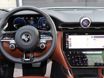 2025 Maserati GRANTURISMO 缩略图 38