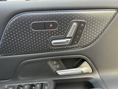 2025 Mercedes-BENZ EQB 缩略图 12