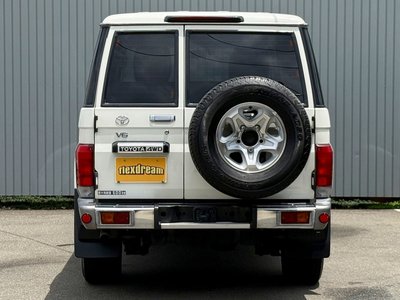 TOYOTA LAND CRUISER 70 - 6