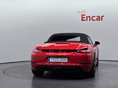 صورة 4 لـ 2022 Porsche 718