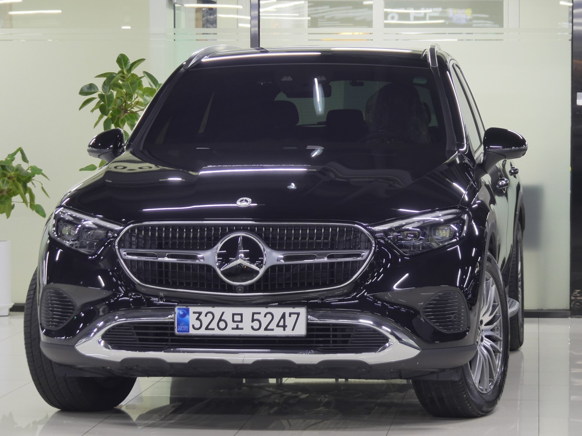 MERCEDES-BENZ GLC - View 1