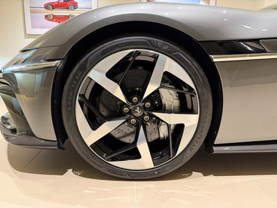 صورة مصغرة 18 لـ 2026 Ferrari 12 CILINDRI