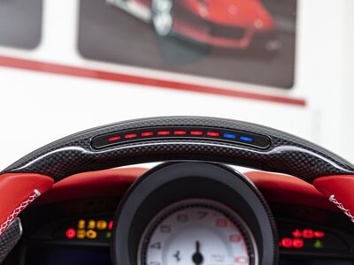 FERRARI F8 SPIDER 2021 thumbnail 9