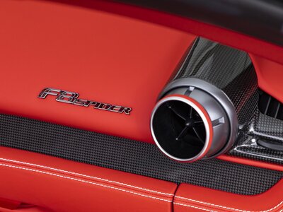 FERRARI F8 SPIDER 2021 thumbnail 12
