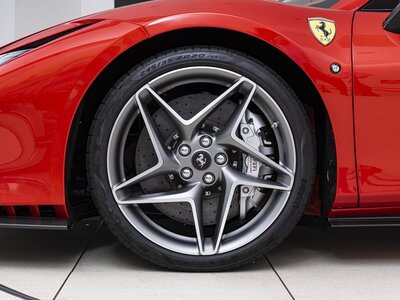 FERRARI F8 SPIDER 2021 thumbnail 25