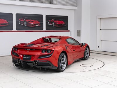 FERRARI F8 SPIDER 2021 thumbnail 31