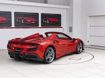 FERRARI F8 SPIDER 2021 thumbnail 32