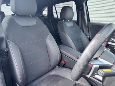 MERCEDES-BENZ GLA - 4