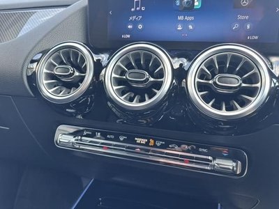 MERCEDES-BENZ GLA - 9