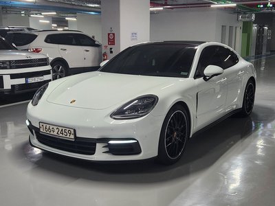PORSCHE PANAMERA - 1
