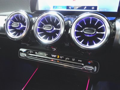 2023 Mercedes-BENZ GLB — миниатюра 18