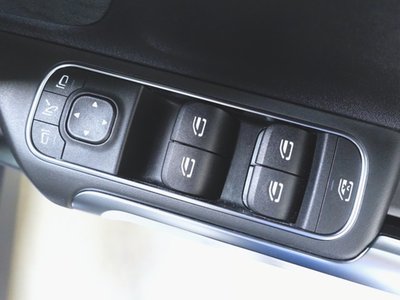 2023 Mercedes-BENZ GLB — миниатюра 23