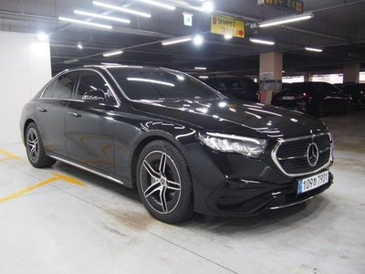 MERCEDES-BENZ E-CLASS - 4