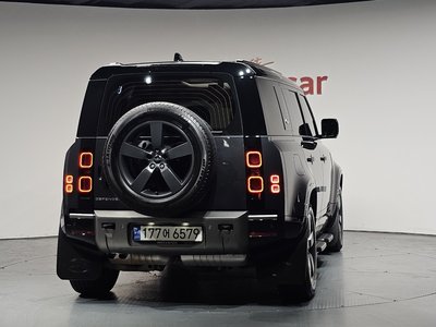 LAND ROVER DEFENDER - 4