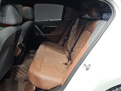 2024 BMW 5 SERIES 缩略图 12