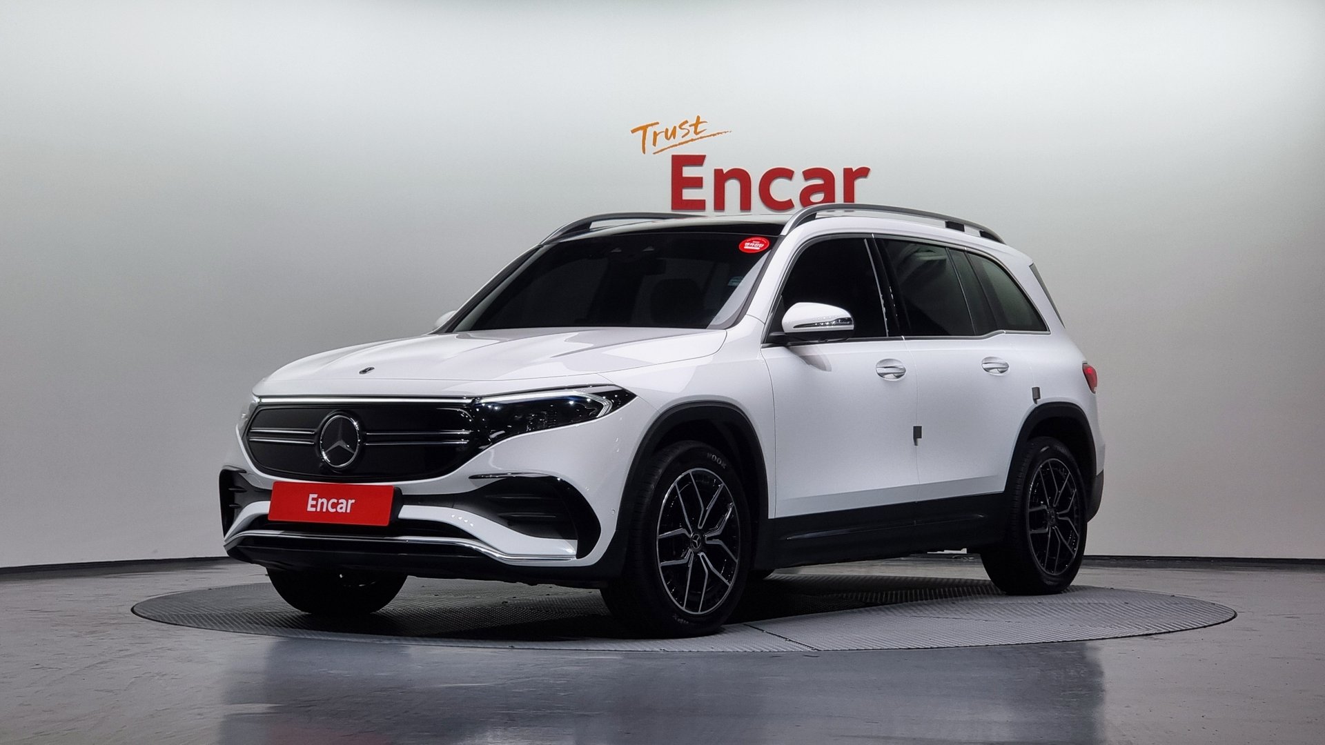 MERCEDES-BENZ EQB - View 1