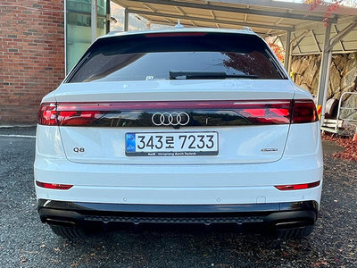AUDI Q8 - 3