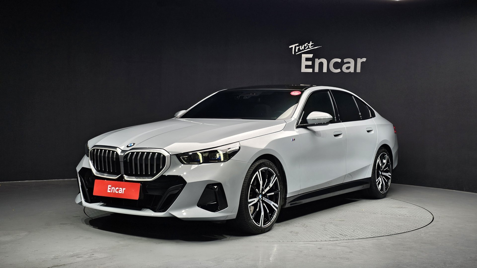 BMW 5 SERIES - View 1