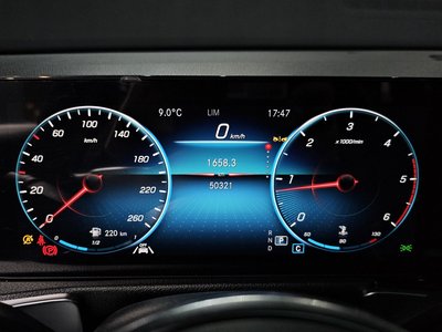 MERCEDES-BENZ GLB - 8