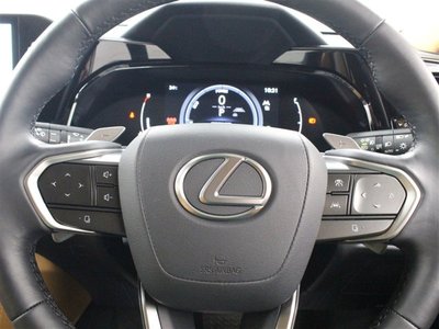 2025 Lexus NX — фото 10