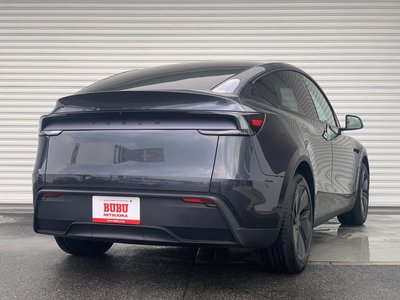 2026 Tesla MODEL Y photo 8