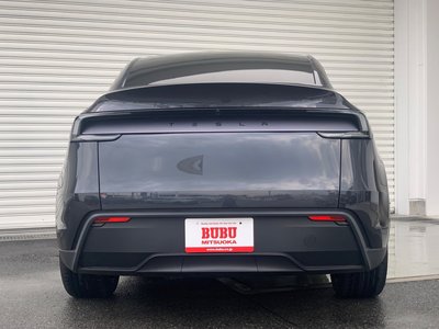 2026 Tesla MODEL Y photo 9