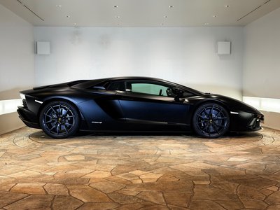 2021 Lamborghini AVENTADOR photo 10