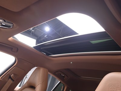 صورة مصغرة 18 لـ 2023 Porsche PANAMERA