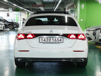 MERCEDES-BENZ E-CLASS - 2