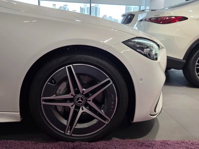 2025 Mercedes-BENZ C-CLASS 照片 2