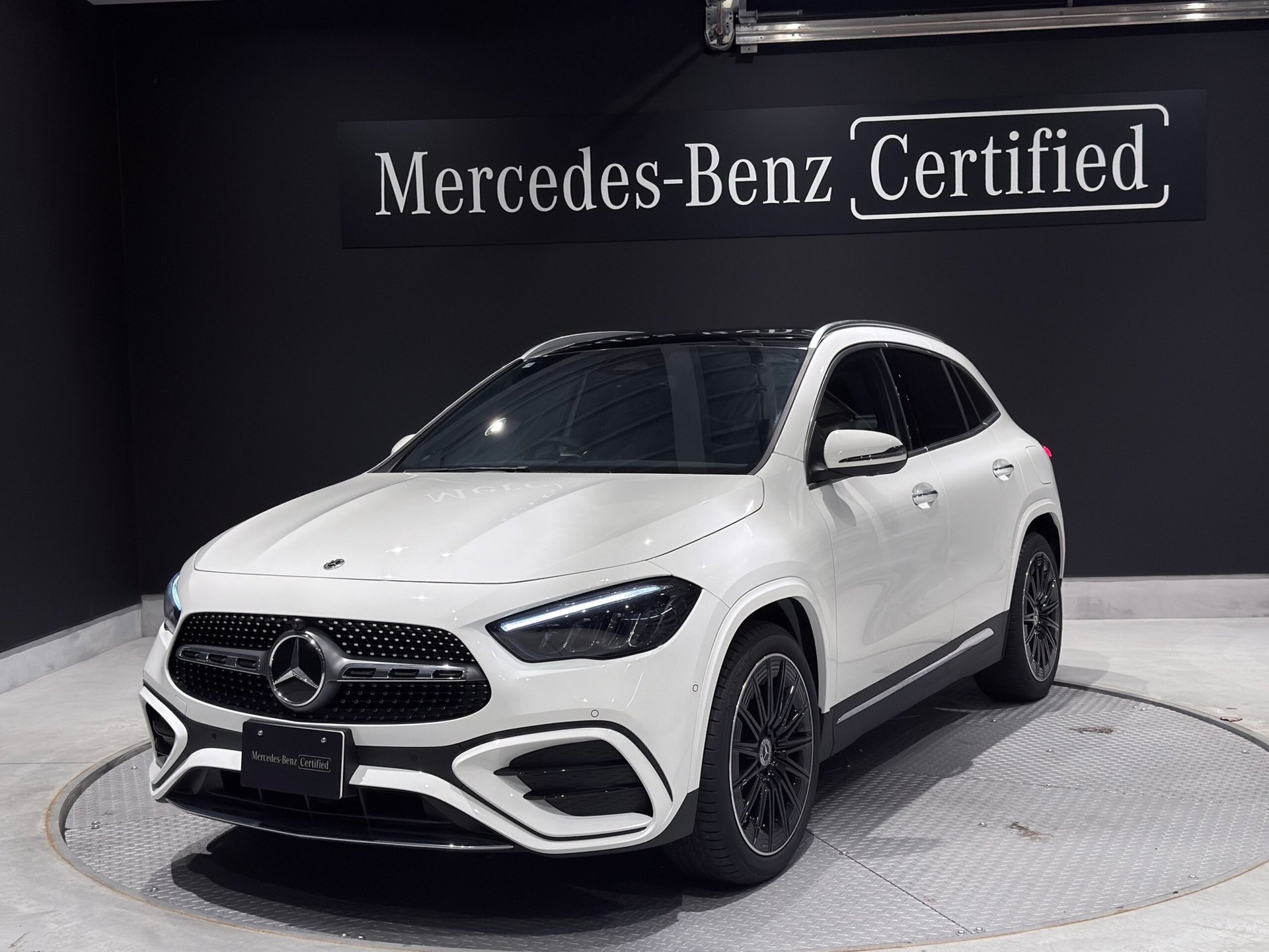 MERCEDES-BENZ GLA - View 1