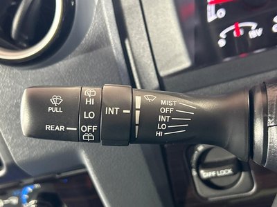 2025 Toyota LAND CRUISER 70 — миниатюра 50