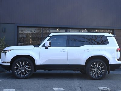 2025 LEXUS GX — фото 5