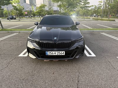 2024 BMW 5 SERIES — фото 2
