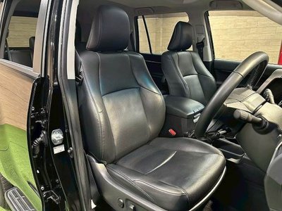 TOYOTA LAND CRUISER PRADO - 9