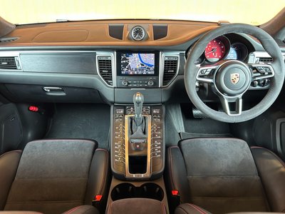 صورة 4 لـ 2017 Porsche MACAN