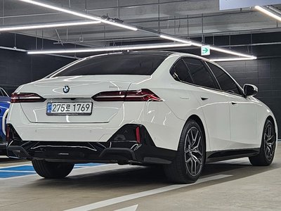 BMW 5 SERIES - 4