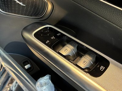 2026 Mercedes-BENZ GLC — миниатюра 21