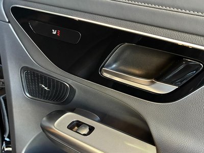 2026 Mercedes-BENZ GLC — миниатюра 24