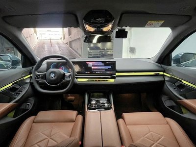 BMW 5 SERIES - 4