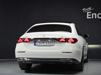 MERCEDES-BENZ E-CLASS - 3
