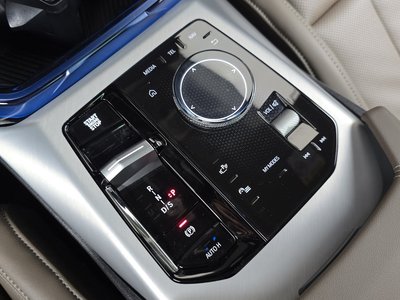 2025 BMW X3 thumbnail 12