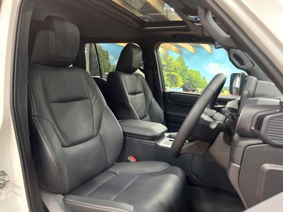 2025 Toyota LAND CRUISER 250 photo 8