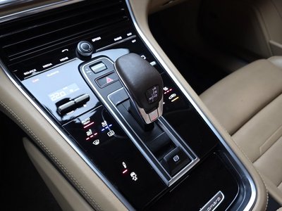 PORSCHE PANAMERA - 9