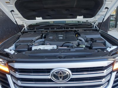 TOYOTA LAND CRUISER 300 - 10