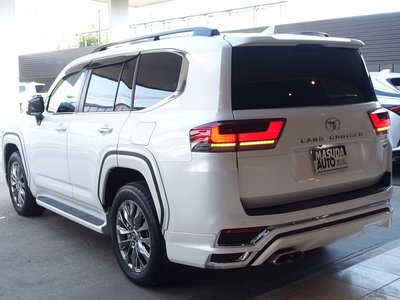 TOYOTA LAND CRUISER 300 - 5