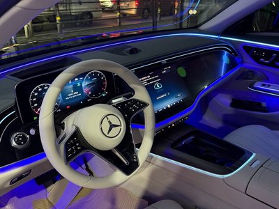 MERCEDES-BENZ E-CLASS - 1